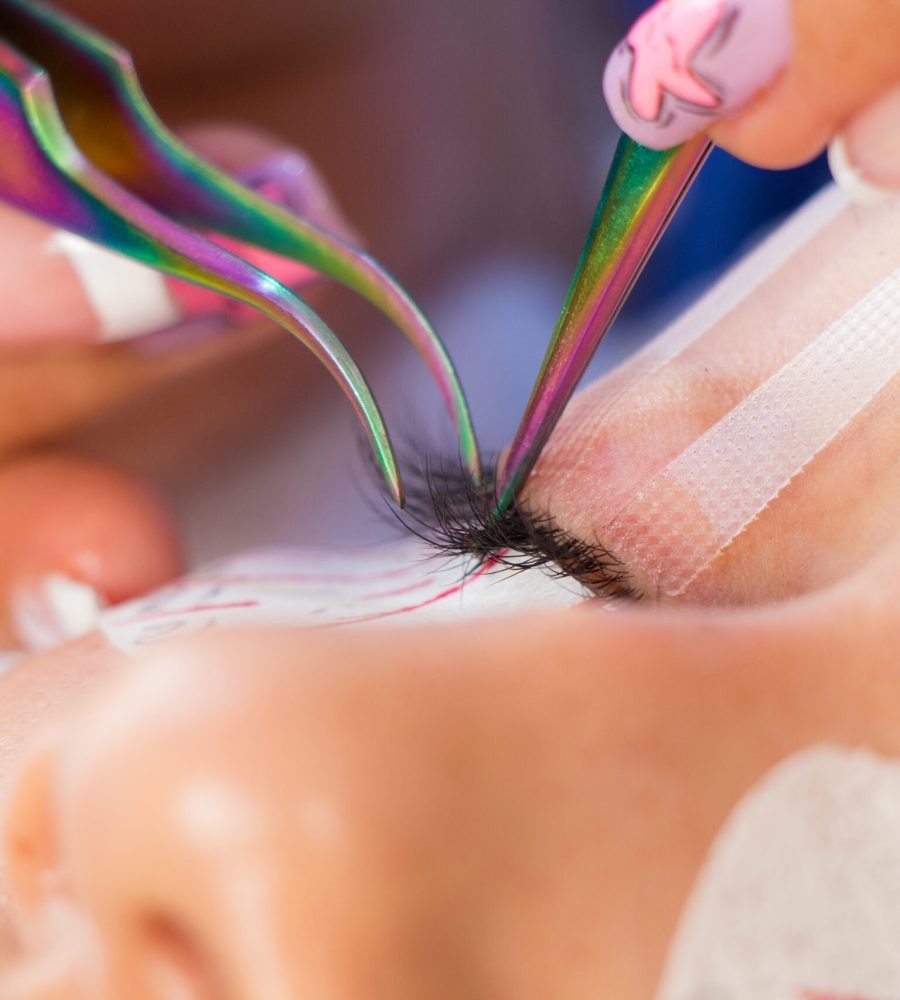 eyelash-extension-beauty-procedure-eyelashes-hair-2024-05-27-01-34-09-utc